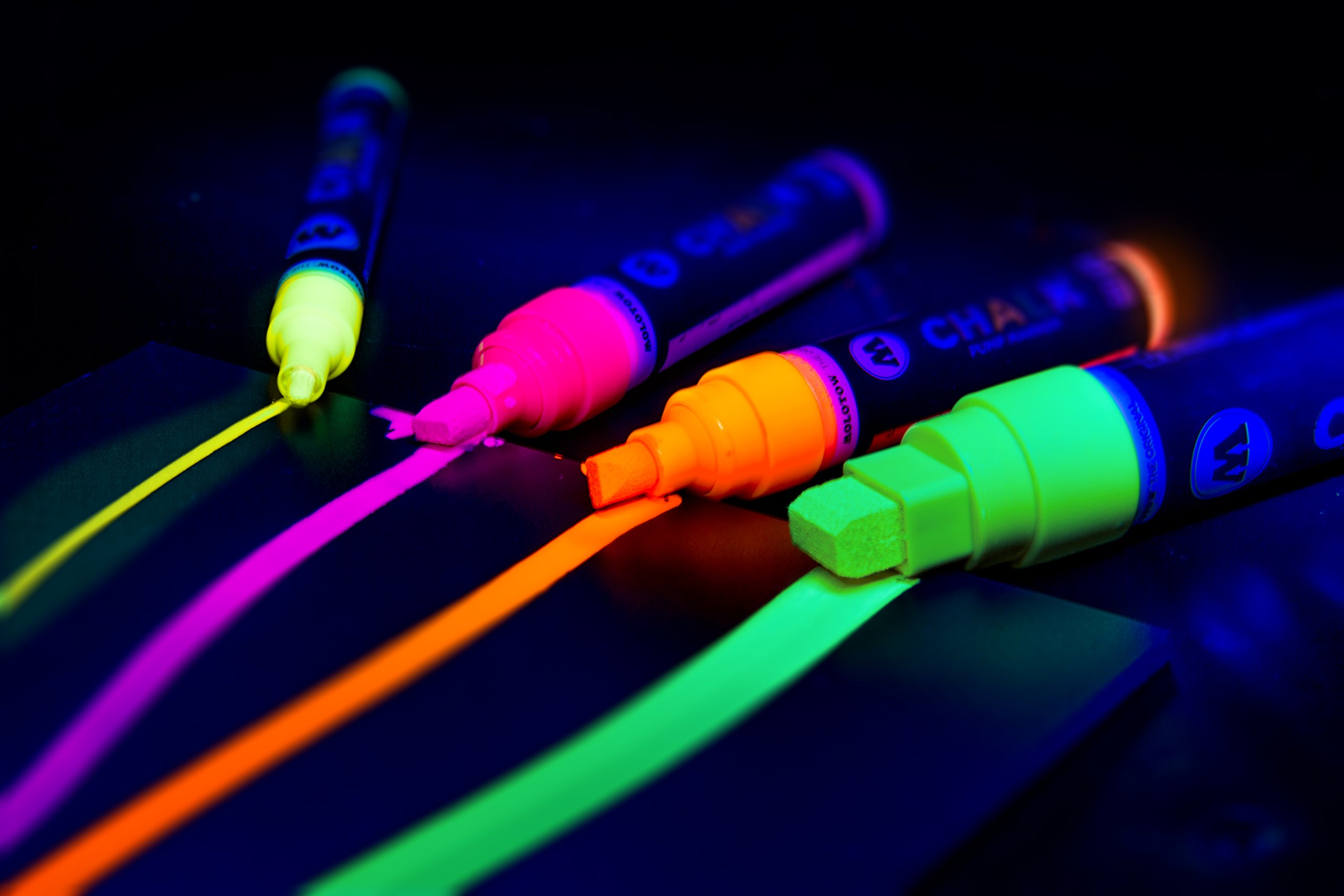 MOLOTOW Chalk Marker, 15mm Nib, Metallic Silver, 1 Each (628.001) - Image 5