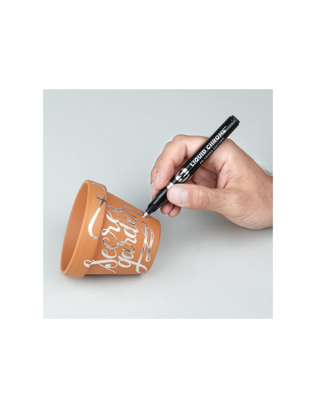 Molotow Liquid Chrome Alcohol-Based Pump Marker for High-Gloss Mirrored Effects, 5mm, 1 Each (703.104) - Image 3